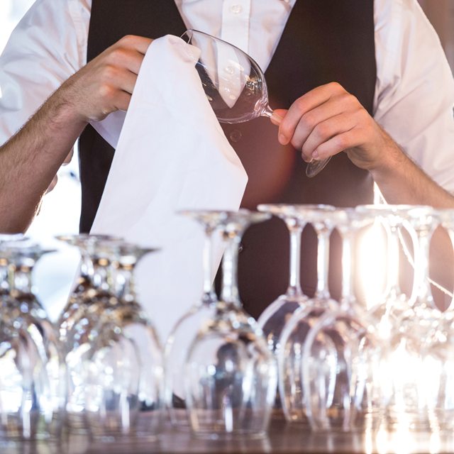 Flot opvask – ingen behov for efterpolering af glas Flot opvask – ingen behov for efterpolering af glas