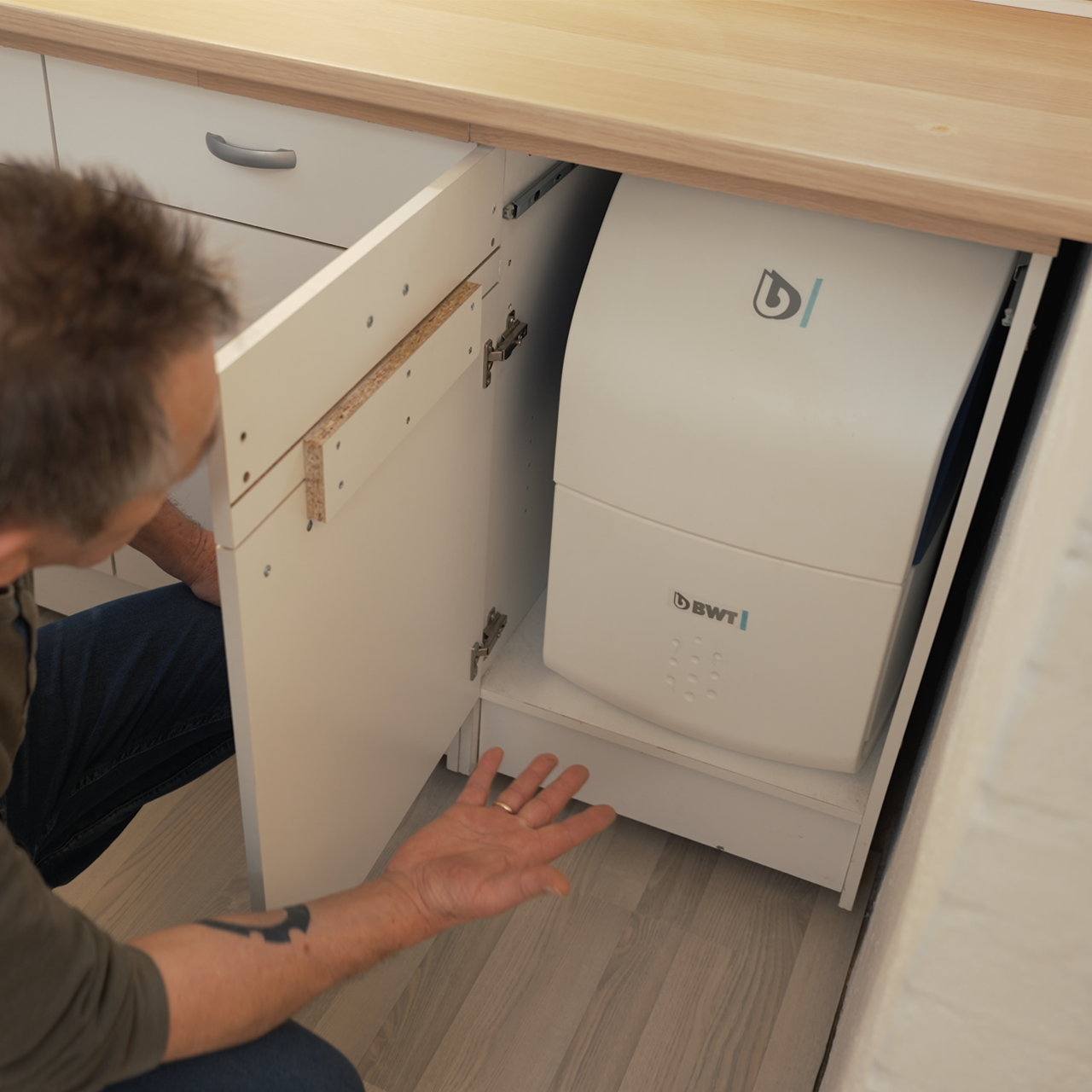 Alex og Dorte beskytter deres hjem med et BWT anlæg Sådan passer Alex og Dorte på deres nyrenoverede hus med BWT-anlæg