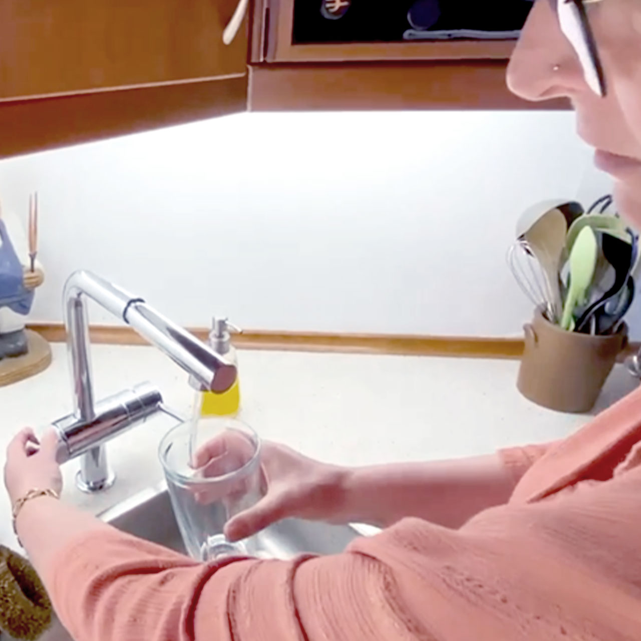 AQAdrink kundecase - Mayanne - et glas vand