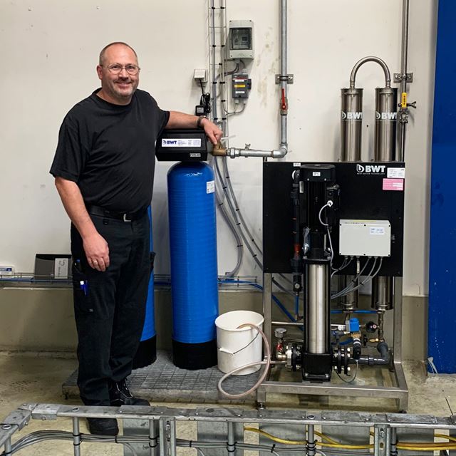 Esti Chem Dennis Svendsen Esti-Chem-bwt_1280x1280