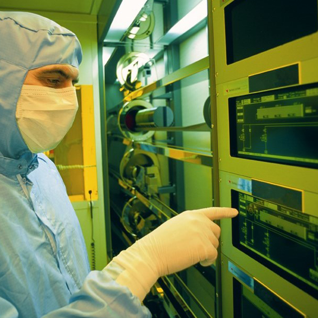 renrum-med-medarbejder-hos-grundfos