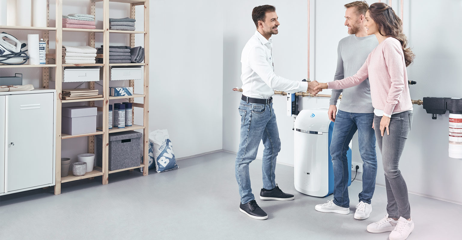 Ein BWT Installateur beantwortet kompetent alle Fragen rund um das Thema Wasseraufbereitung.