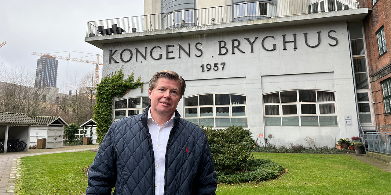 Bent foran Kongens Bryghus