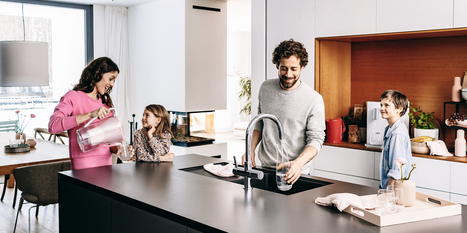 Familie i køkkenet Familie i køkkenet