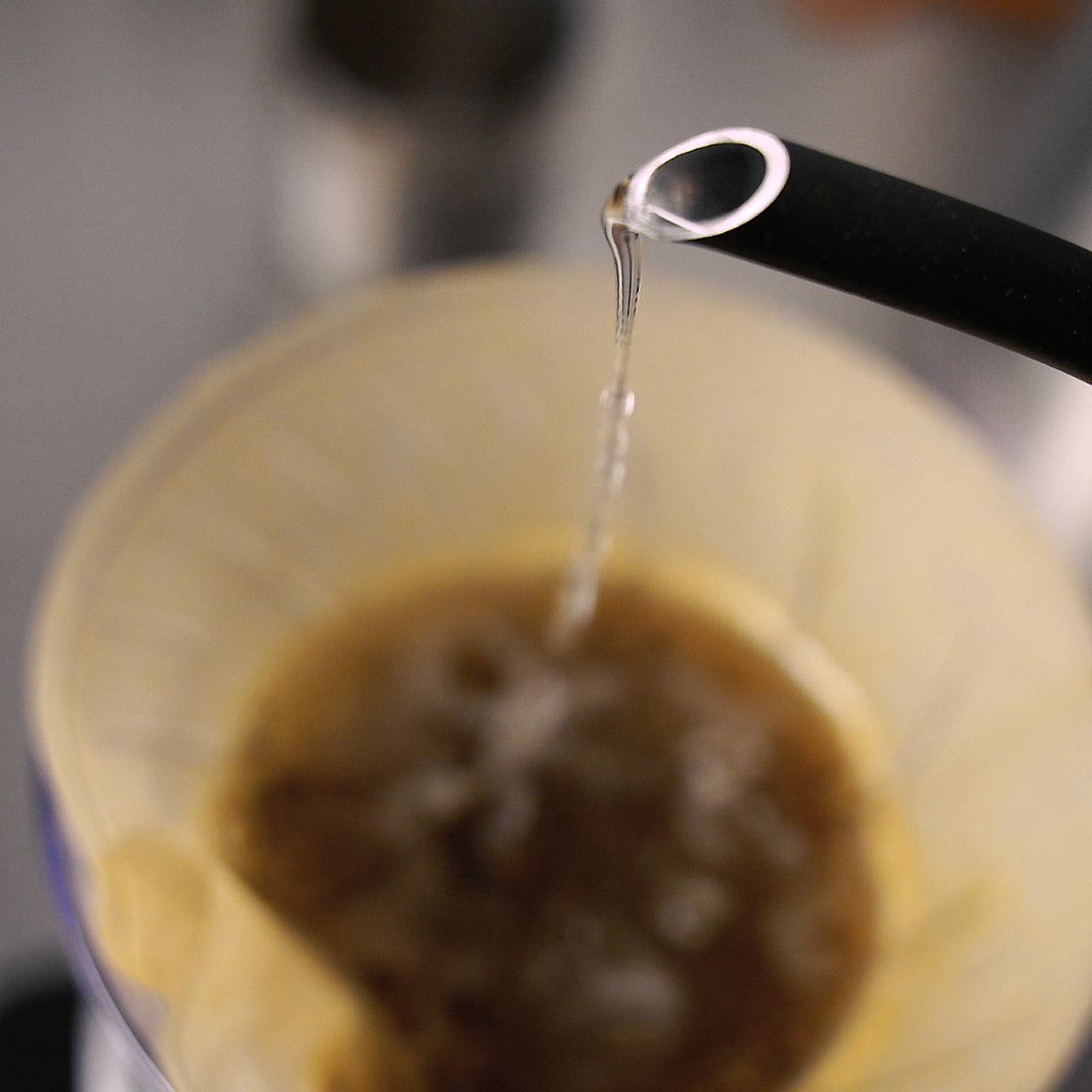 pour-over-kaffe-brygget-med-roc-coffee-vand