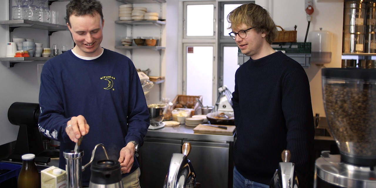 Jonas og Sebastian i Prolog kaffebar på Østerbro jonas-og-sebastian-i-prolog-kaffebar