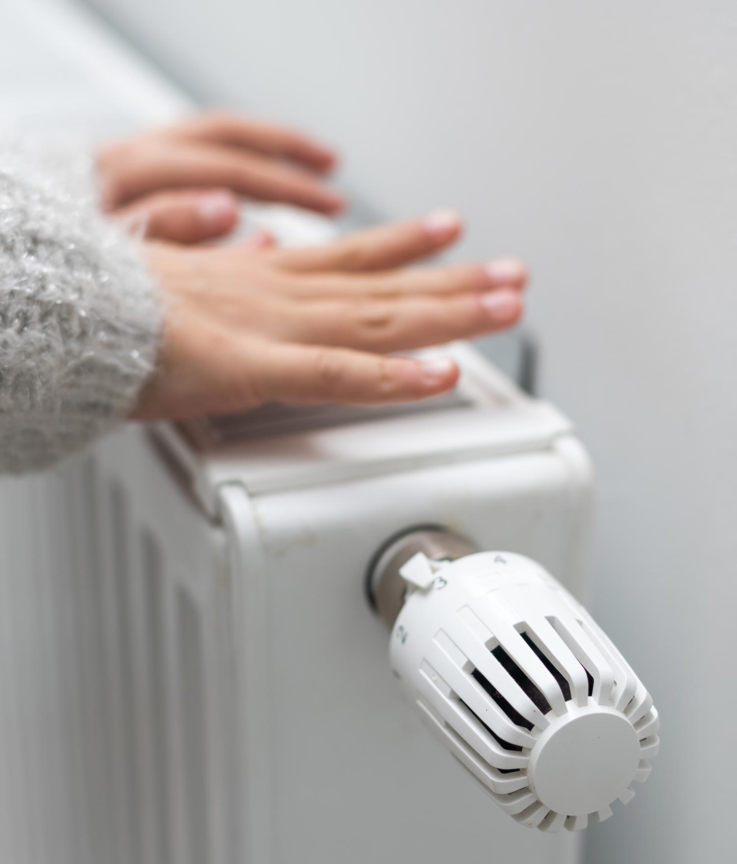 Les mains sont réchauffées par des radiateurs.