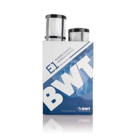 Deux éléments filtrants dans une boîte en carton.