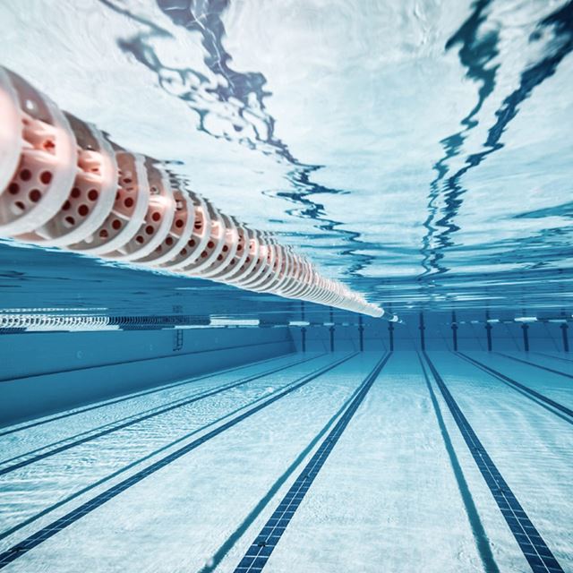 Vue sous-marine de la piscine