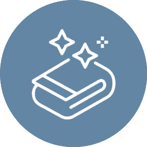 main tient une maison