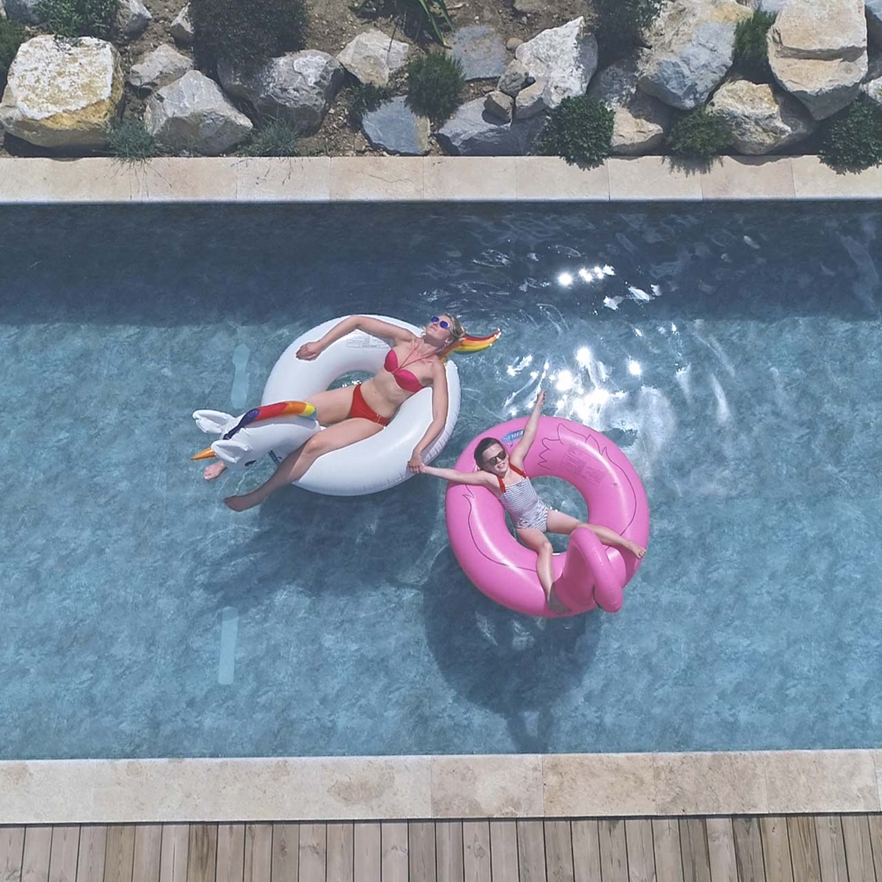 Baignade dans la piscine