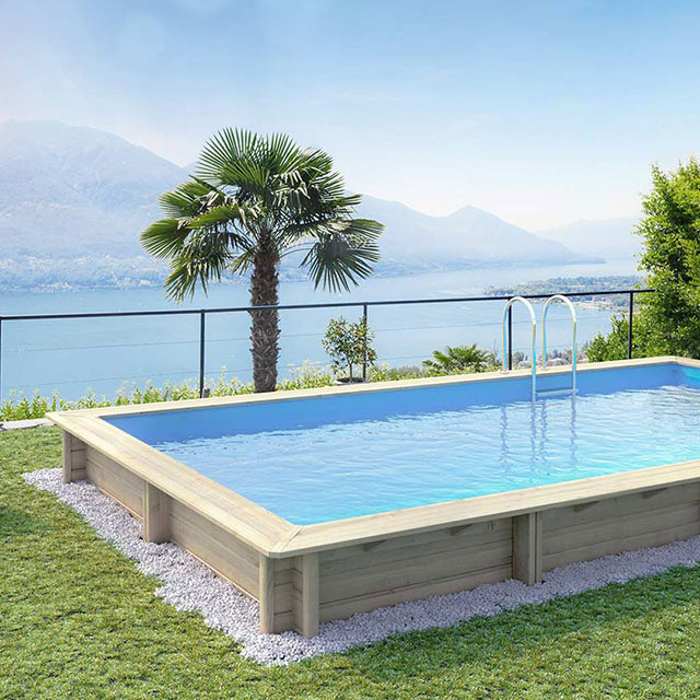 Piscine extérieure rectangulaire en bois 
