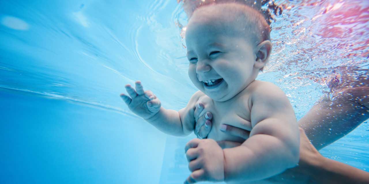 Bébé sous l'eau