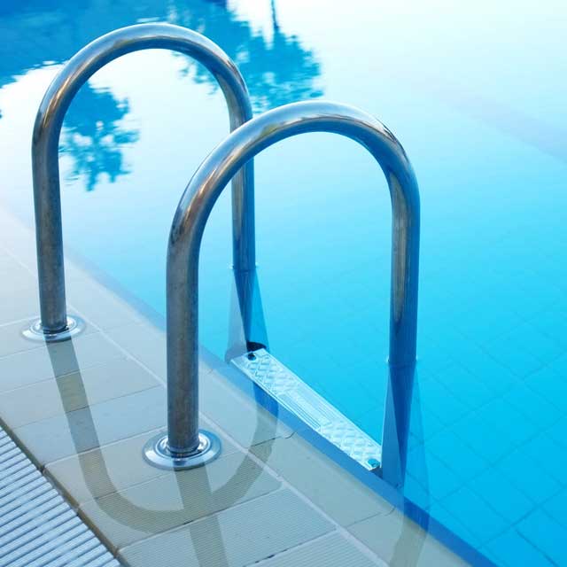Echelle de piscine