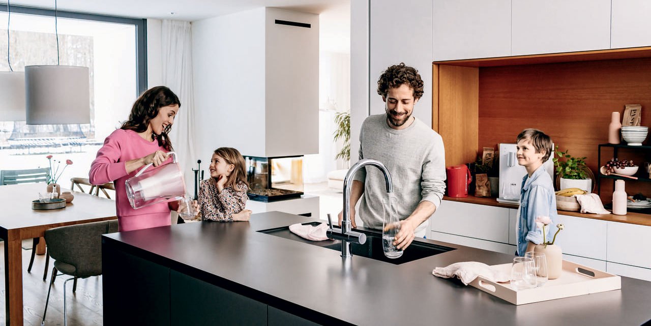 consommation-eau-famille-cuisine