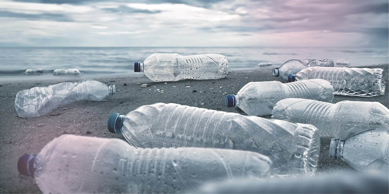 plage-bouteilles-eau-plastique