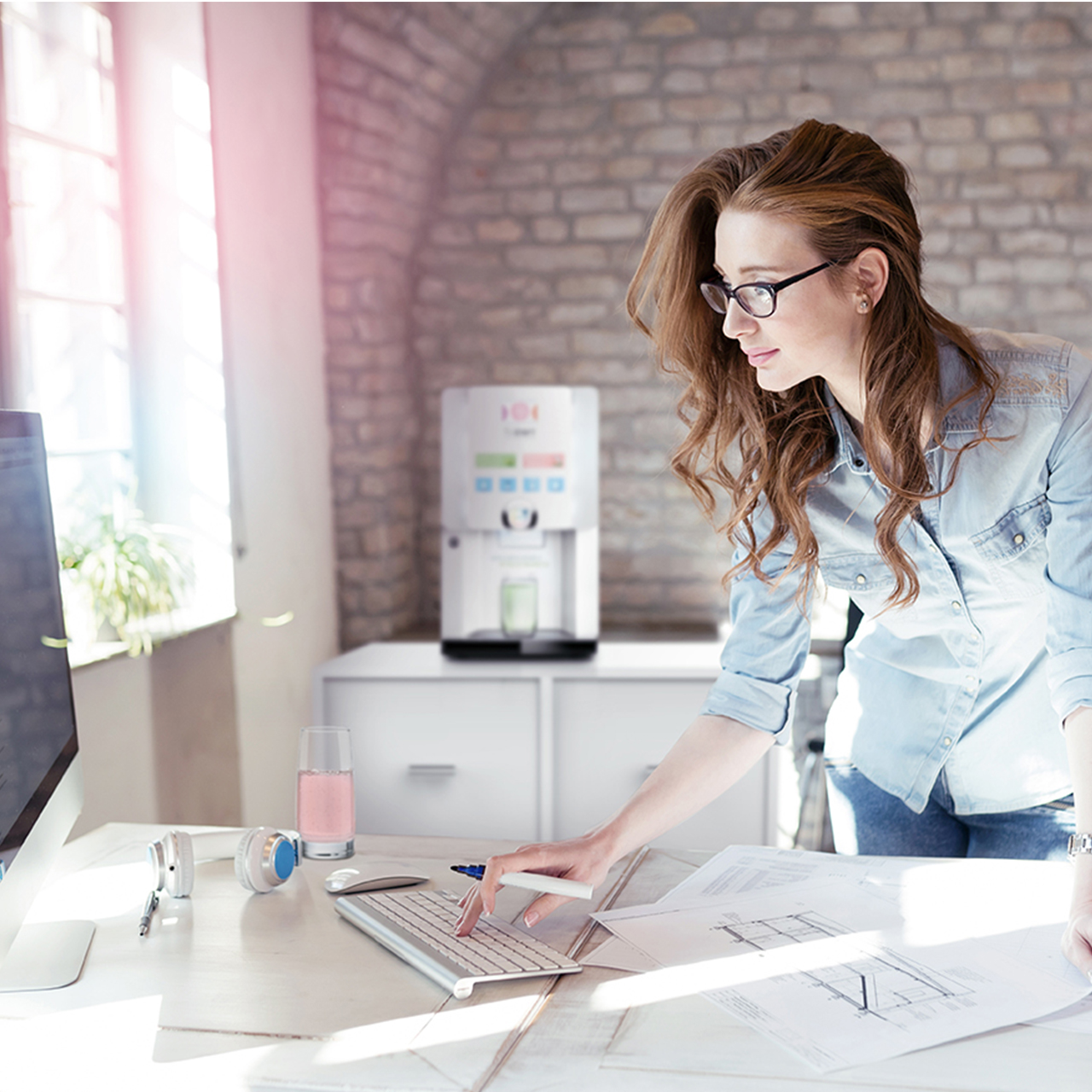 Moodbild_AQA_essenza_20-2_1280x1280_Schreibtisch