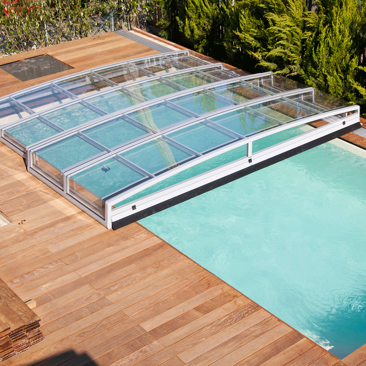 Pooloverdækning i glas til din pool fra BWT