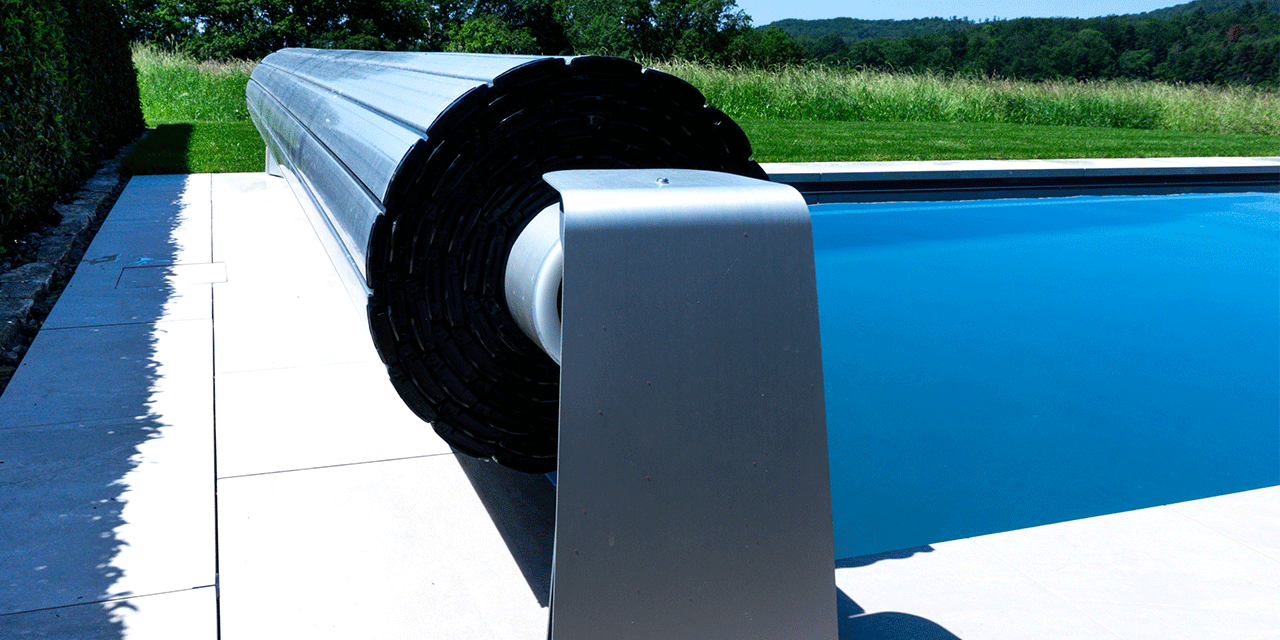 lamelcover til pool over vandet fra BWT 1-2