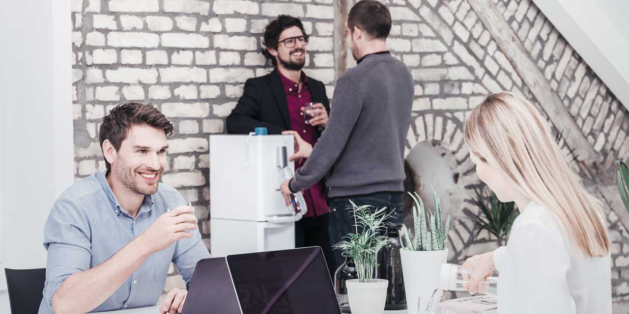 Vandautomat på kontor Vandautomat-kontor